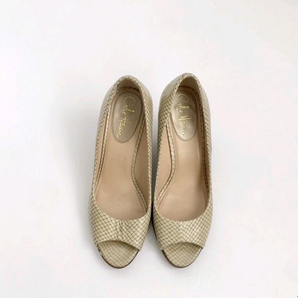 Cole Haan Beige Snake Skin Pattern Peep Toe Wedge Sandal Shoes Size 7B - Picture 7 of 12